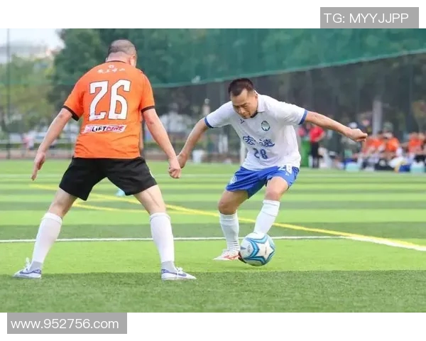 足球球星传球对决赛场精彩纷呈球技巅峰对决点燃激情